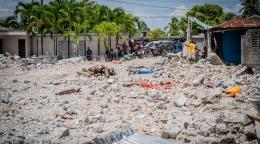 The rubble of where Le Manguier Hotel used to stand in Les Cayes. UNOCHA/Matteo Minasi