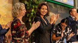 La directora ejecutiva del PNUMA y Leila Benali, presidenta de la UNEA-6,