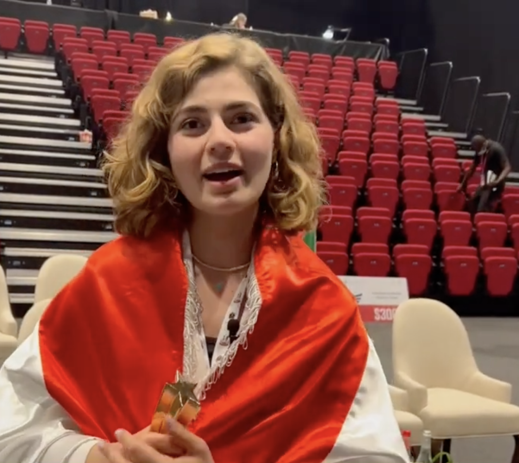 صورة يارا حيدر وهي مؤسسة مشاركة في شركة "كلاود" الناشئة من لبنان.