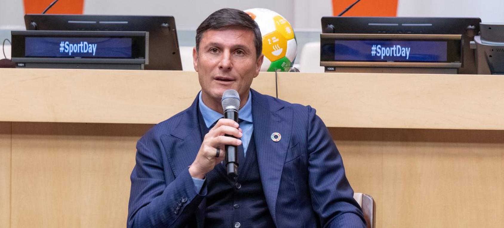 萨内蒂在联合国总部举行的2023年体育促进发展与和平国际日纪念活动上发言。