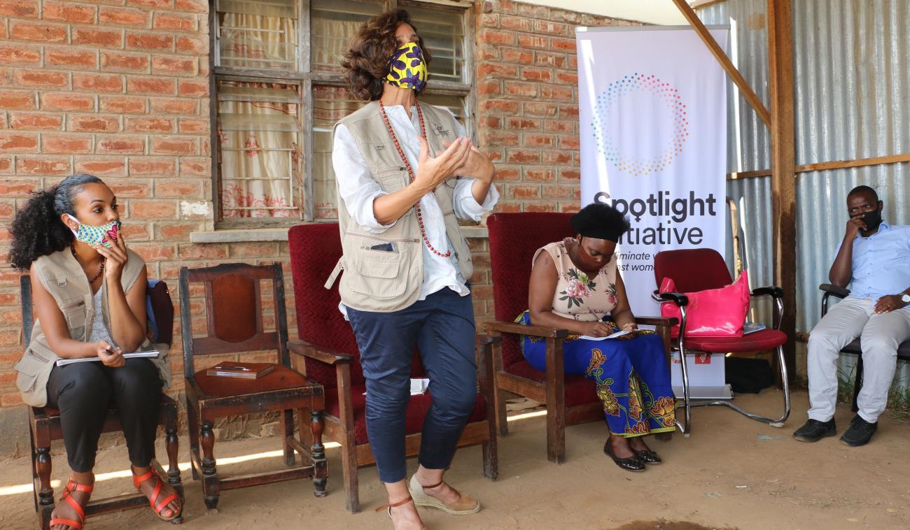 المنسقة المقيمة في ملاوي ماريا خوسيه توريس خلال اجتماع المجلس الرئيسي في نتشيسي.