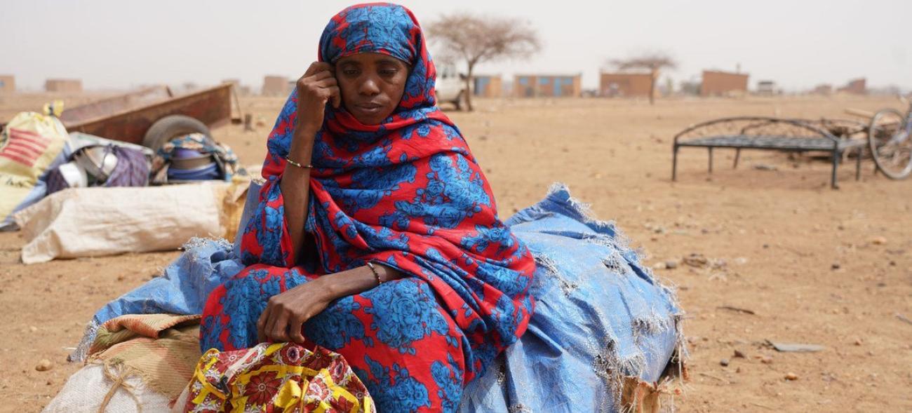 Des centaines de personnes sont déplacées par les violences au nord du Burkina Faso et d'autres civils ont franchi les frontières maliennes.