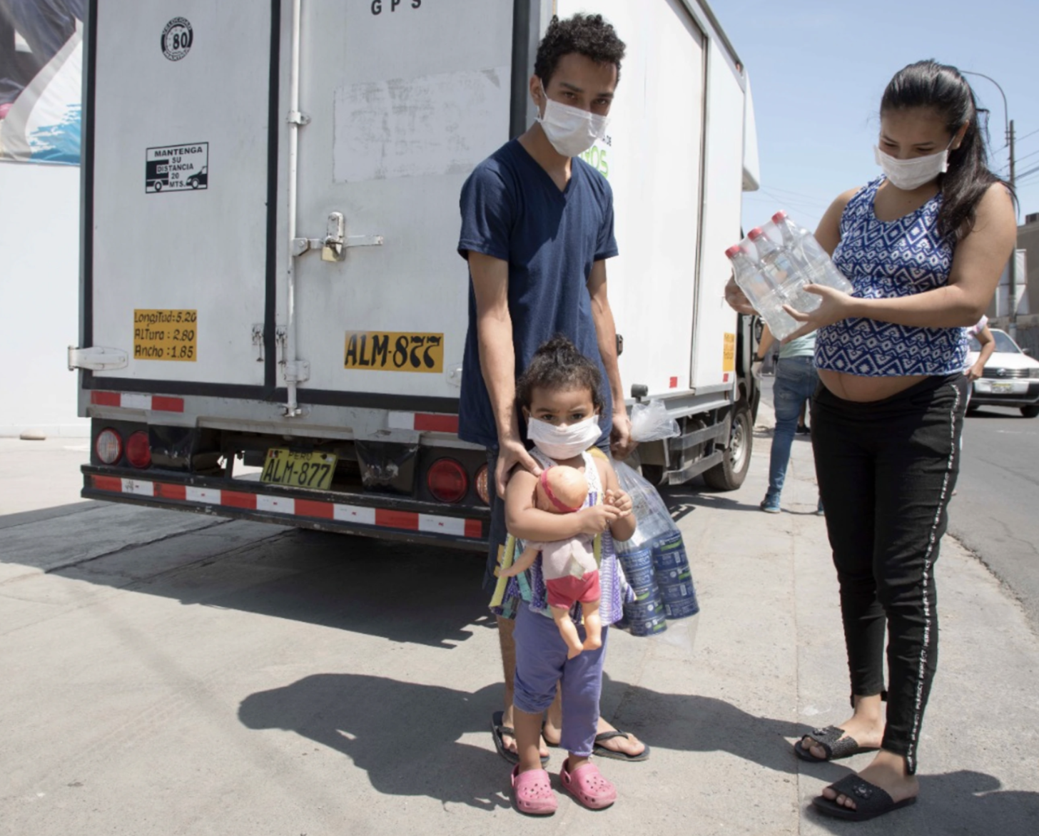 Une famille au Pérou a reçu des produits de première nécessité lors de la crise de la COVID-19.