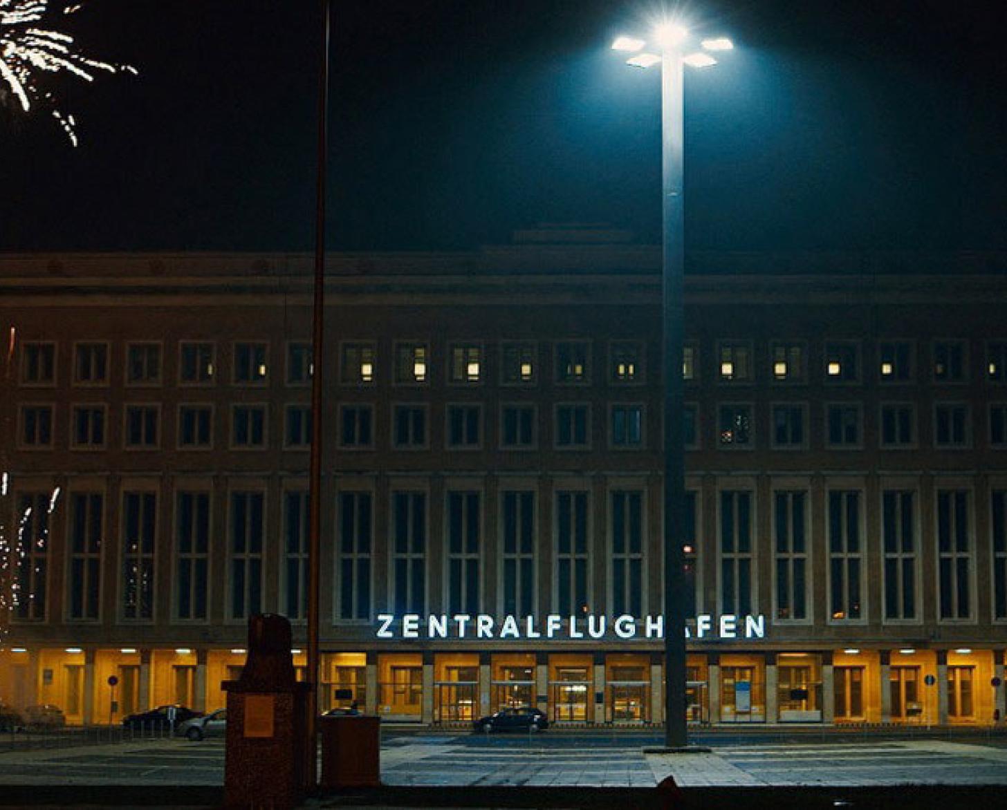 Entrada del aeropuerto Tempelholf en Berlín.