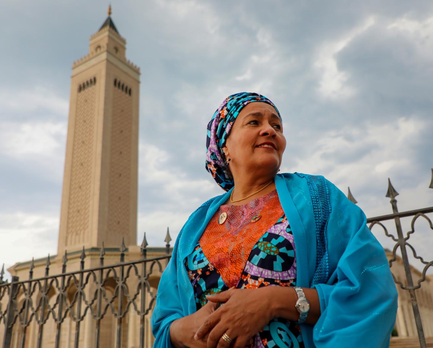 La Vice-Secrétaire générale de l'ONU, Amina J. Mohammed, a saisi l'occasion de sa participation à la TICAD 8, à Tunis, en Tunisie, pour se rendre dans la capitale punique mondialement connue de Carthage, dans la banlieue de Tunis, où elle a visité le site de la mosquée Mâlik ibn Anas, à proximité immédiate de la Basilique de Damous El Karita, et a pu avoir un aperçu de la riche histoire de ce carrefour des civilisations qu’a toujours été la Tunisie. 